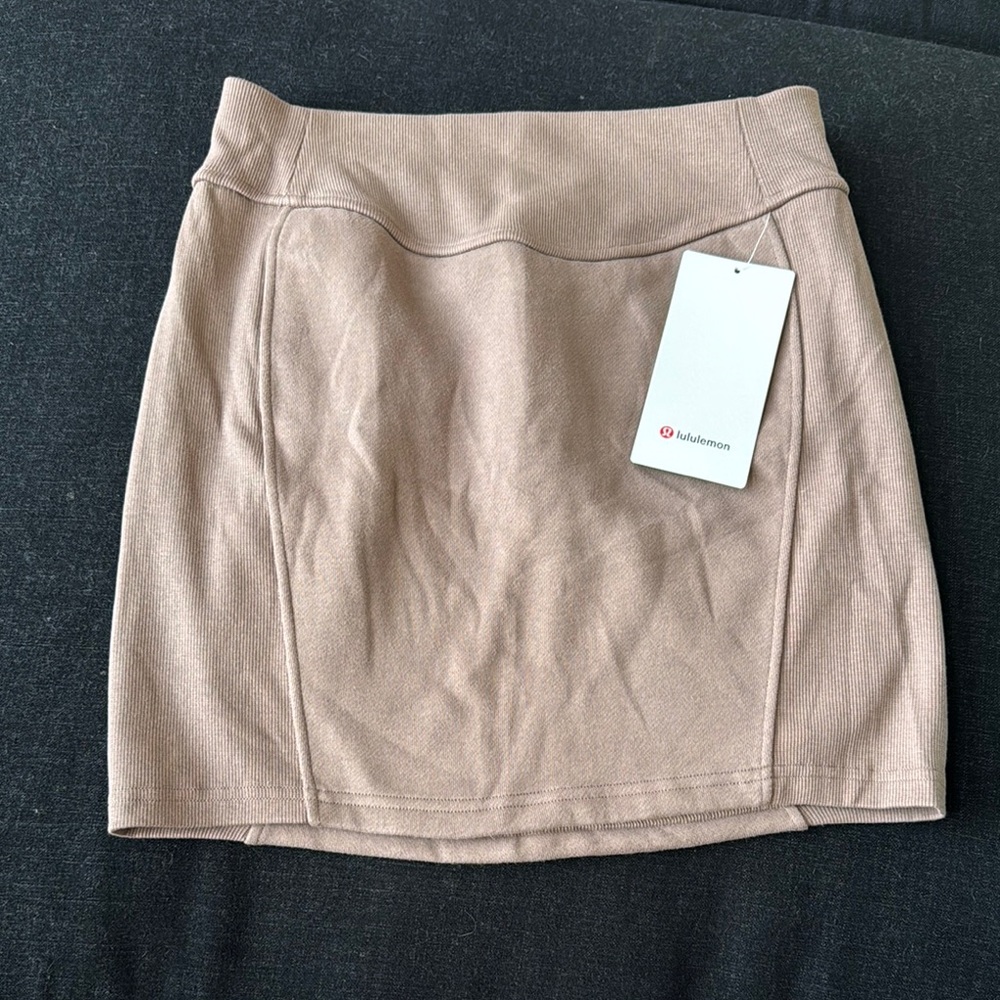 Lululemon Women's Tan Skirt
